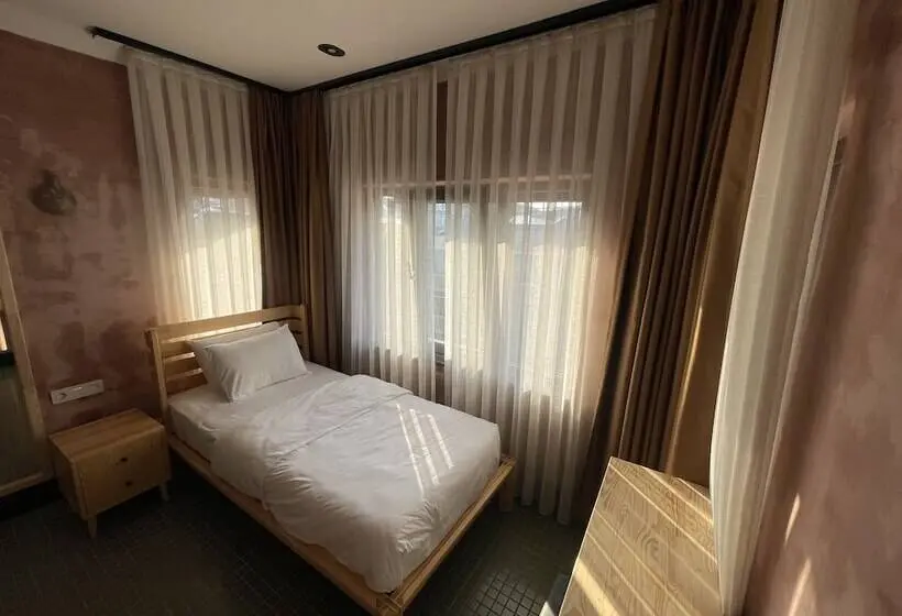 Deluxe Yhden Hengen Huone, Bkm Mutfak Hostel