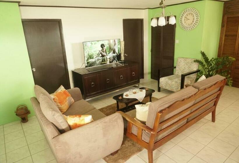 اتاق لوکس با بالکن و چشمانداز دریا, Blu Vista Cottages