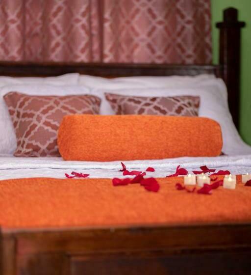 اتاق لوکس با بالکن و چشمانداز دریا, Blu Vista Cottages