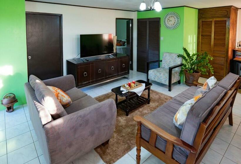 اتاق لوکس با بالکن و چشمانداز دریا, Blu Vista Cottages