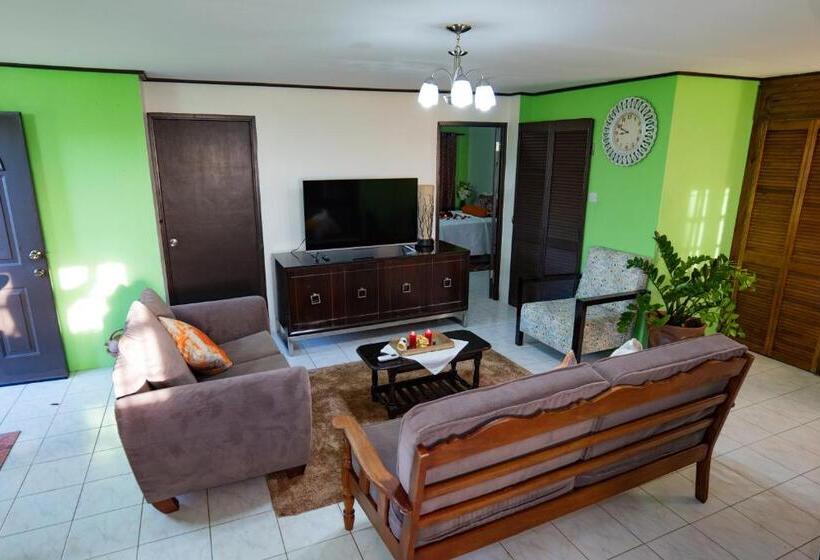 اتاق لوکس با بالکن و چشمانداز دریا, Blu Vista Cottages