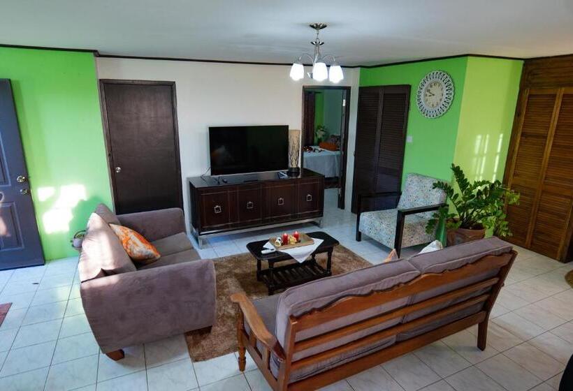 اتاق لوکس با بالکن و چشمانداز دریا, Blu Vista Cottages