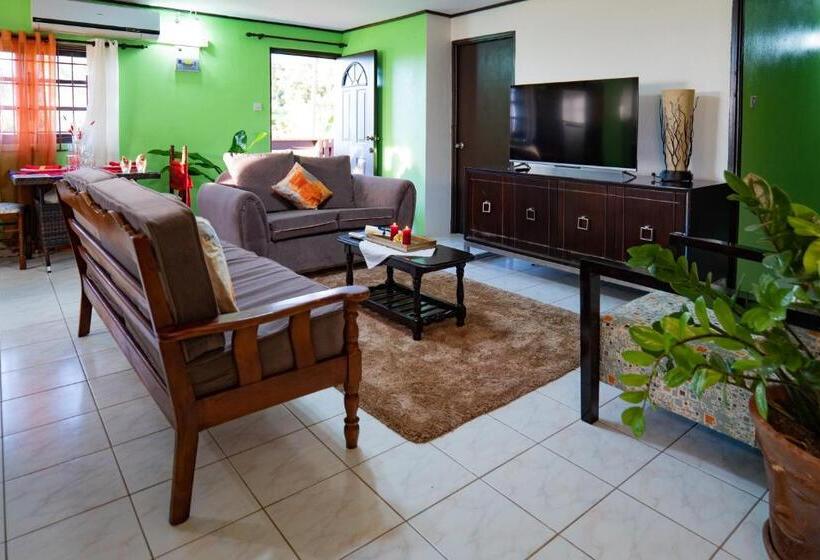 اتاق لوکس با بالکن و چشمانداز دریا, Blu Vista Cottages