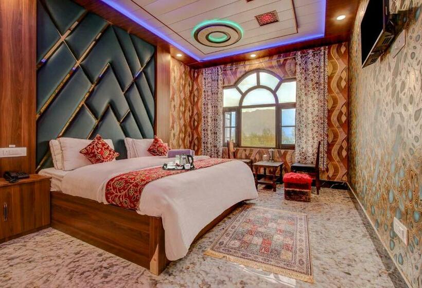 デラックスルーム, Royal Hameed