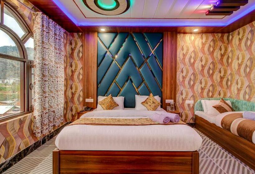 デラックスルーム, Royal Hameed