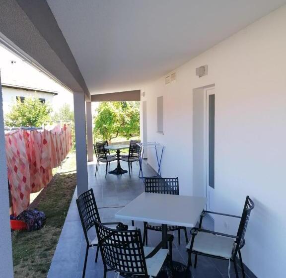 آپارتمان 1 خوابه, Apartmani Babić