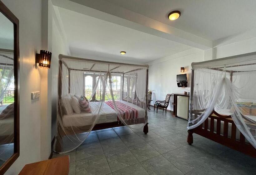 Трехместный Номер Deluxe Вид на Море, Aussie Swiss