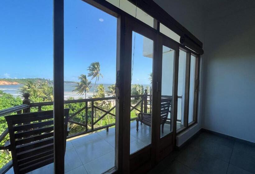 Семейный Номер Вид на Море, Aussie Swiss