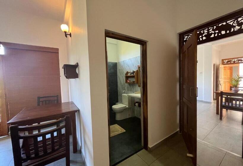 Семейный Номер Вид на Море, Aussie Swiss