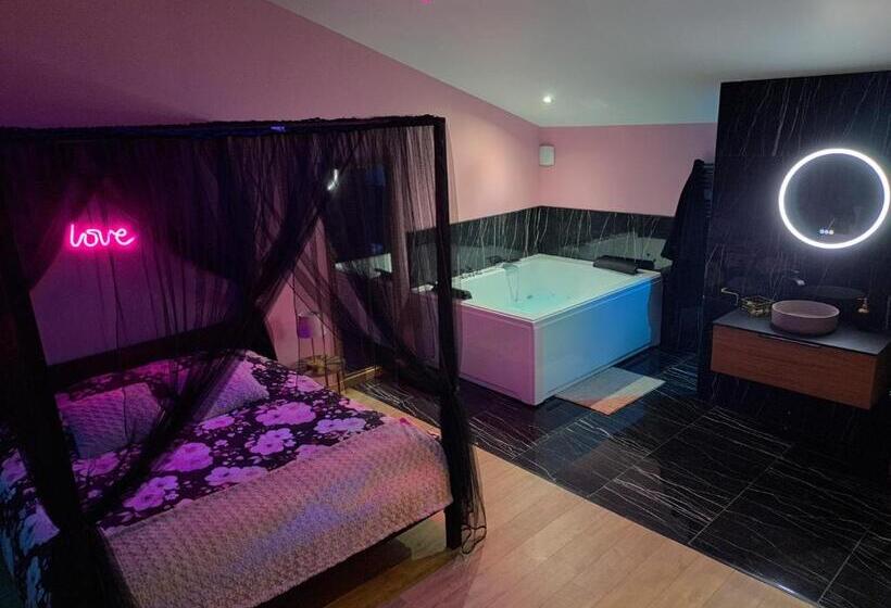 חדר סטנדרט עם ג'קוזי, La Suite D élise