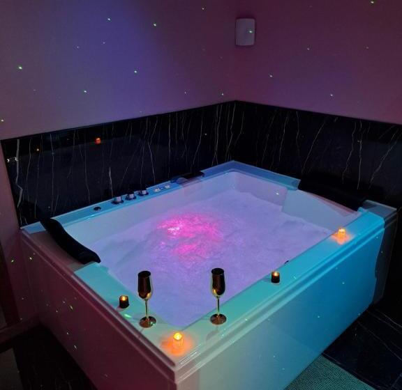 חדר סטנדרט עם ג'קוזי, La Suite D élise