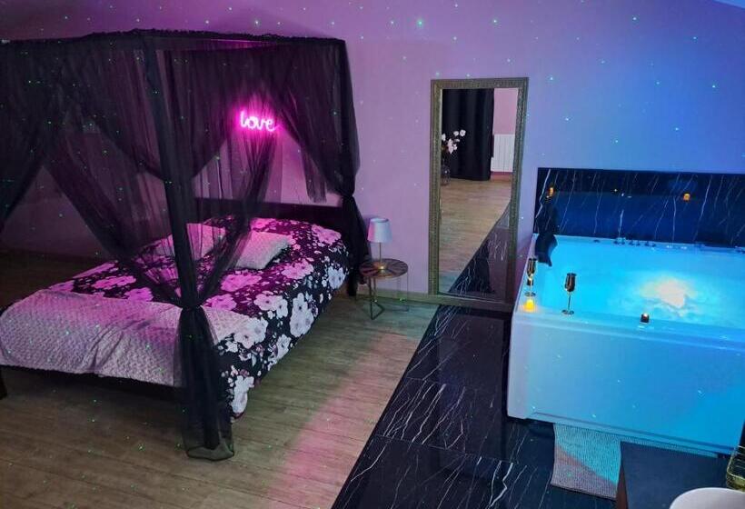 Номер Стандарт с Гидромассажем, La Suite D élise