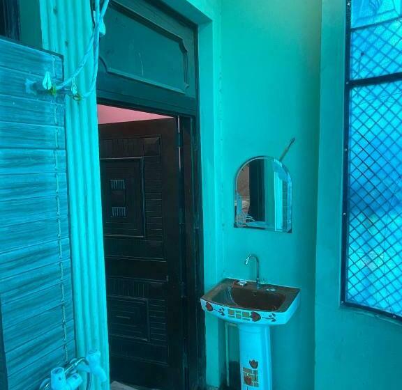 トリプルクラシックルーム, Oyo Home  Dream Palace