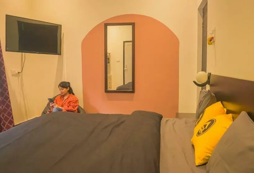 バルコニー付きスーペリアルーム, The Hosteller Jeolikote