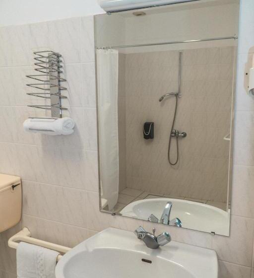 غرفة قياسية لذوى الاحتياجات الخاصة, Du Moulin