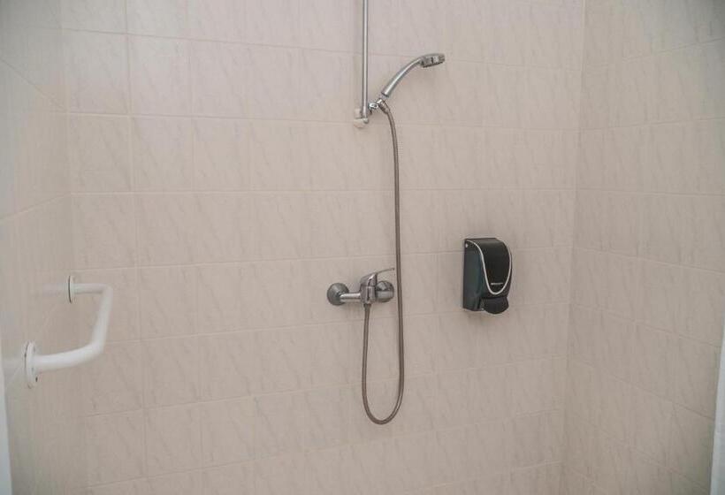 غرفة قياسية لذوى الاحتياجات الخاصة, Du Moulin