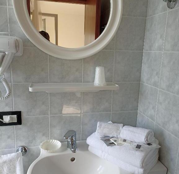 带阳台标准四人间, La Playa