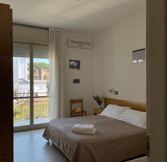 舒适三人间, La Playa