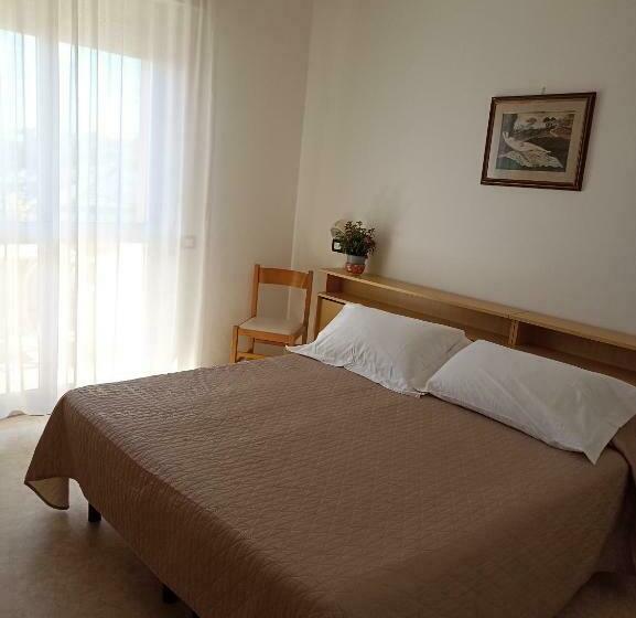 豪华房间, La Playa