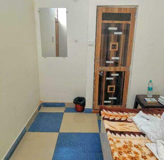 Трехместный Номер Классика, Oyo 80848c Pride Inn