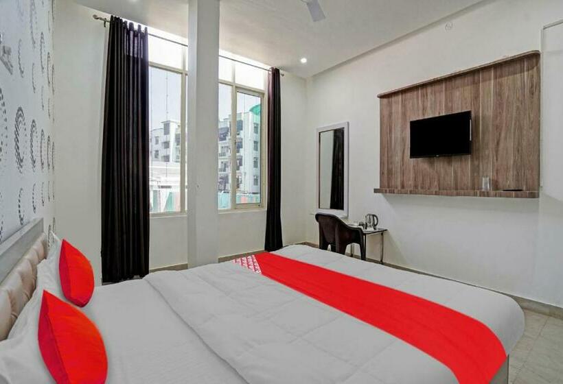 اتاق لوکس سه تخته, Oyo Flagship 80829 Sidhi