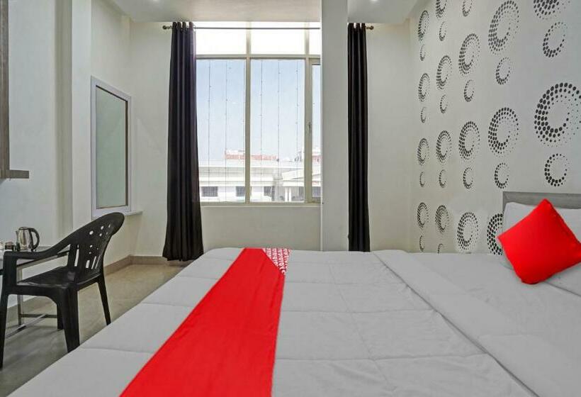 اتاق لوکس سه تخته, Oyo Flagship 80829 Sidhi