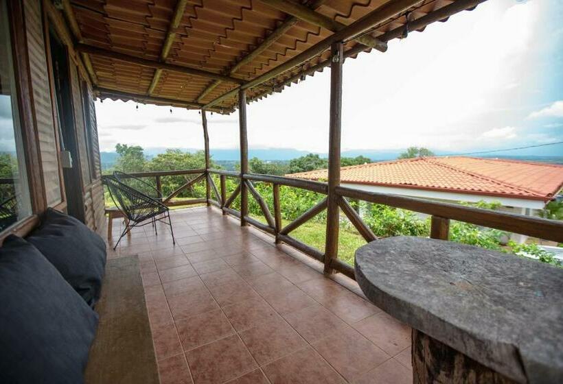 غرفة ديلوكس مزودة بشرفة, Buen Camino Hotel, San Mateo