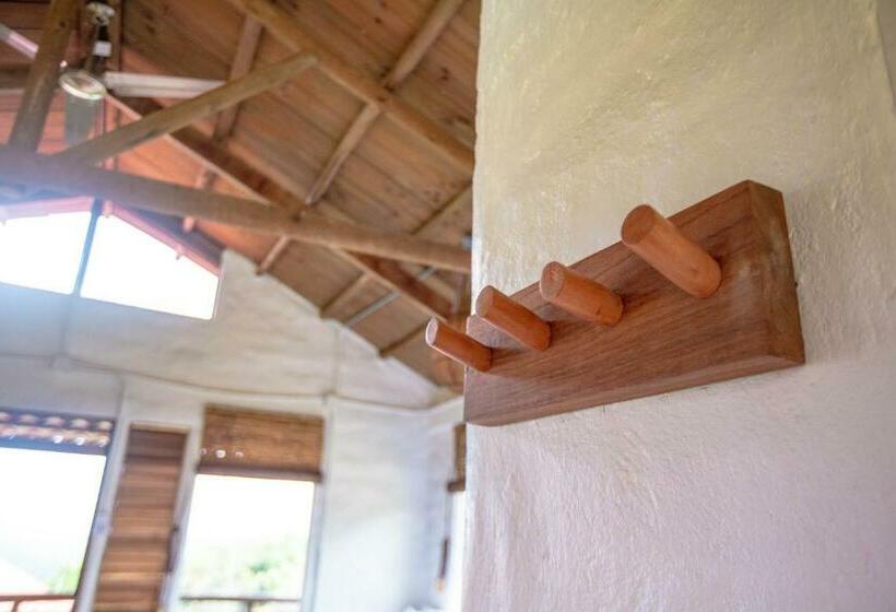 غرفة ديلوكس مزودة بشرفة, Buen Camino Hotel, San Mateo