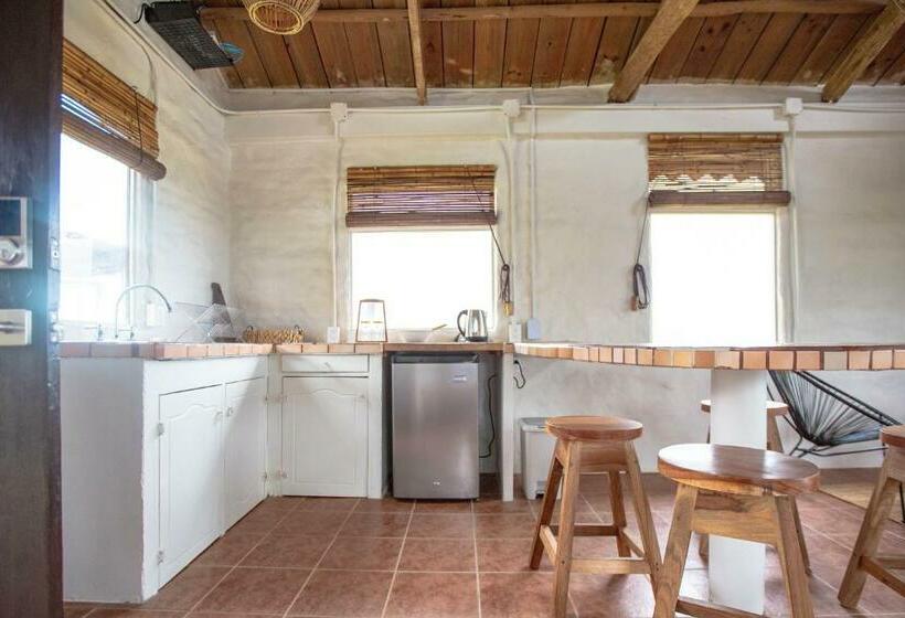 غرفة ديلوكس مزودة بشرفة, Buen Camino Hotel, San Mateo