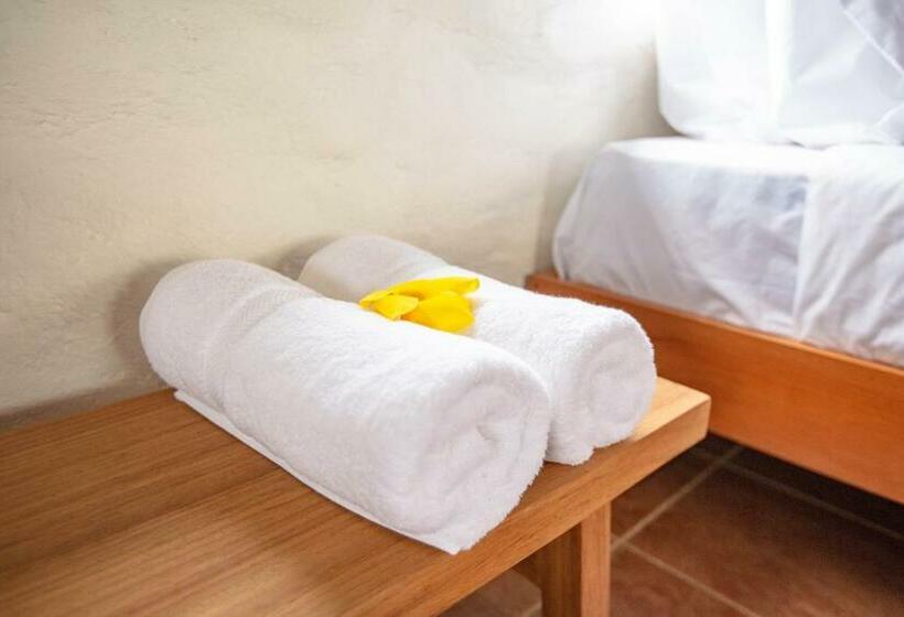 غرفة ديلوكس مزودة بشرفة, Buen Camino Hotel, San Mateo