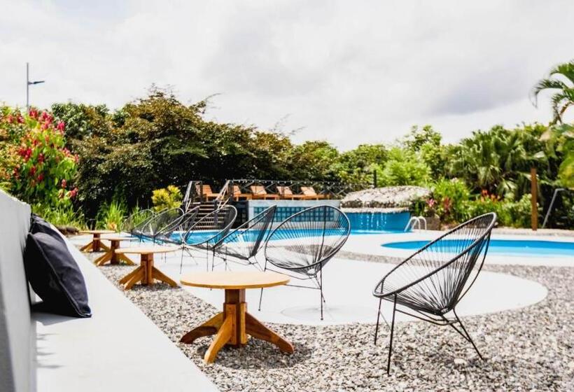 غرفة ديلوكس مزودة بشرفة, Buen Camino Hotel, San Mateo