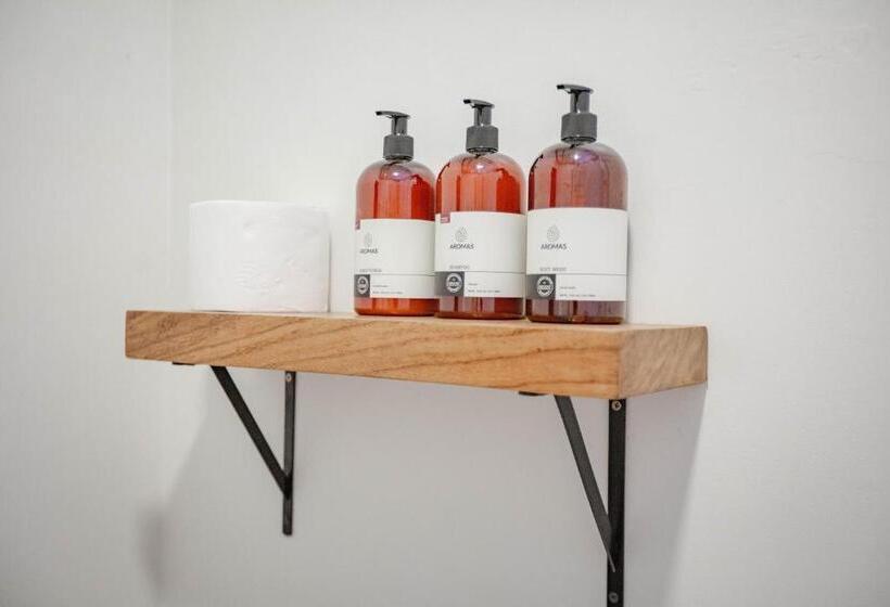 غرفة ديلوكس مزودة بشرفة, Buen Camino Hotel, San Mateo