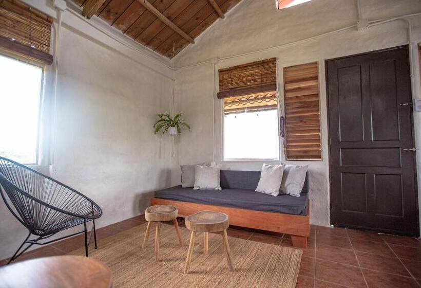 غرفة ديلوكس مزودة بشرفة, Buen Camino Hotel, San Mateo