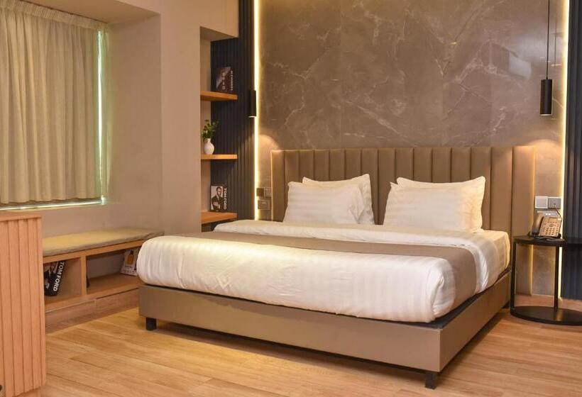 Deluxe Suite King Bed, Vertigo