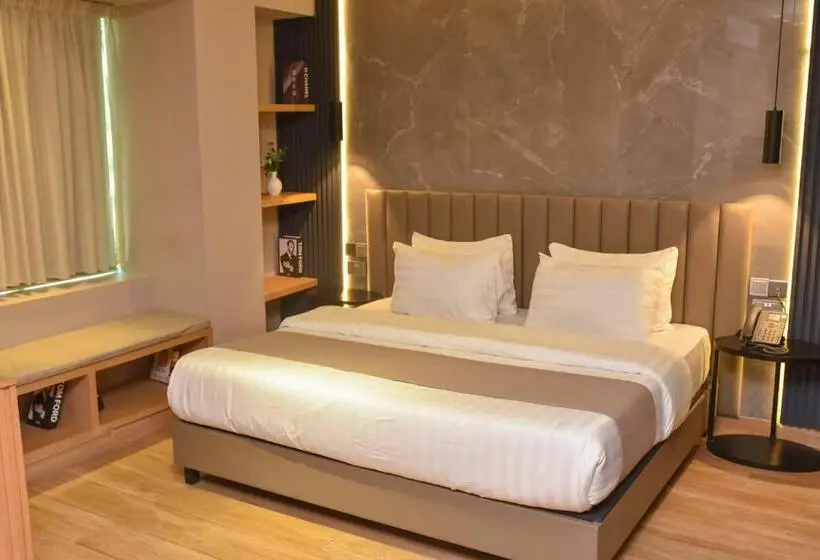 Deluxe Suite King Bed, Vertigo