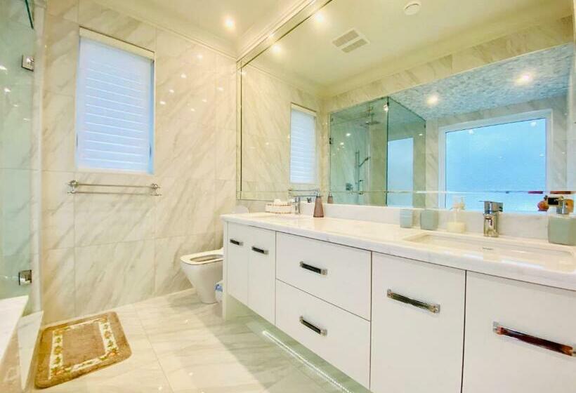 スーペリアールーム, Vancouver Shangrila House