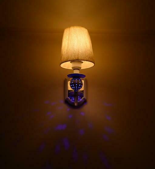 اتاق لوکس, Kaavi