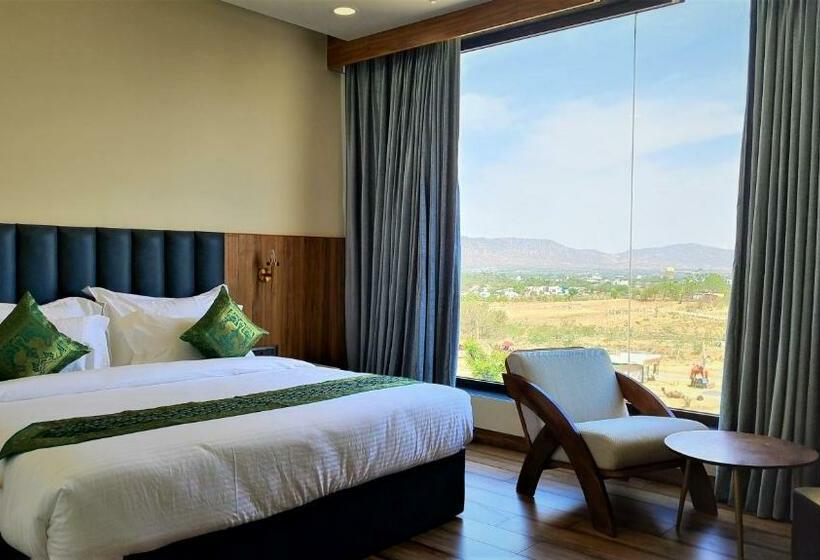 디럭스 룸, Sterling Pushkar