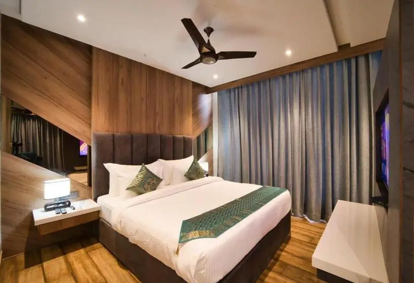 Suite Cama King, Sterling Pushkar