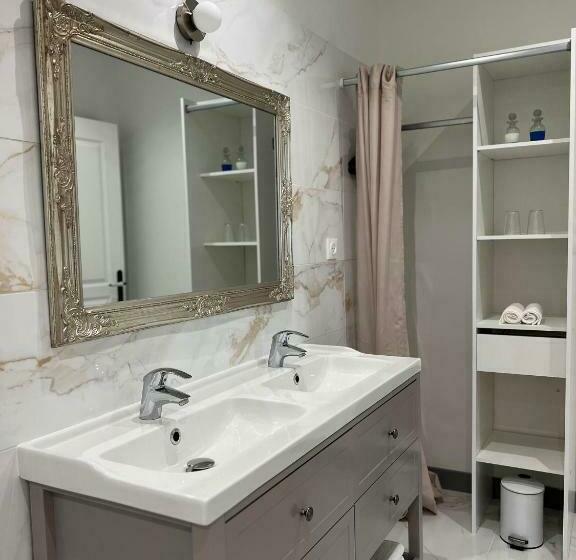 غرفة قياسية, Maison Riquet