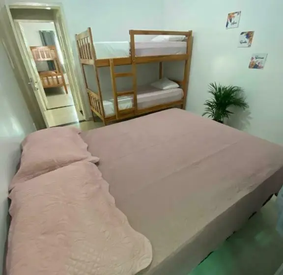 Perhehuone, Apuama Hostel