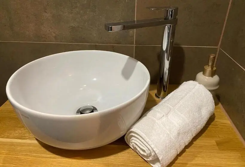 Pokój Standard, A Fogadó