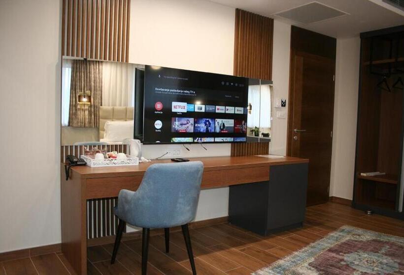 اتاق استاندارد یک نفره, La More