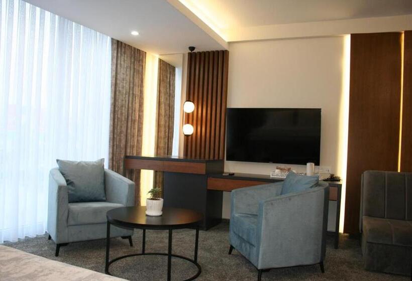 آپارتمان 1 خوابه, La More