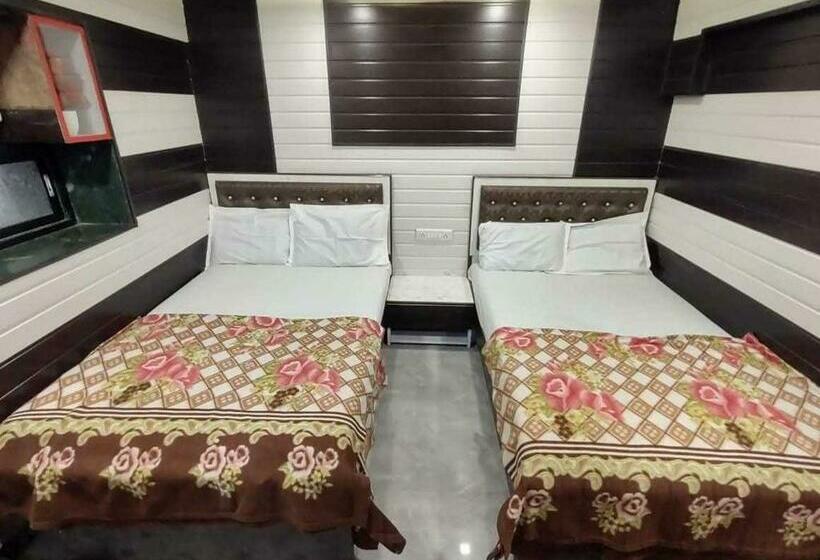Трехместный Номер Классика, Oyo Flagship 80644  Noble Palace