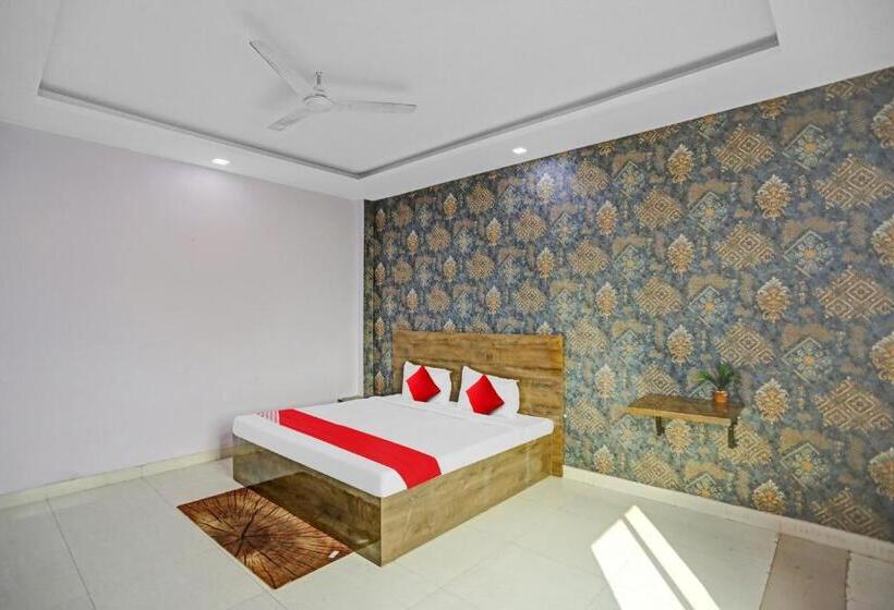 Трехместный Номер Классика, Oyo Flagship Shri Nanadan Palace