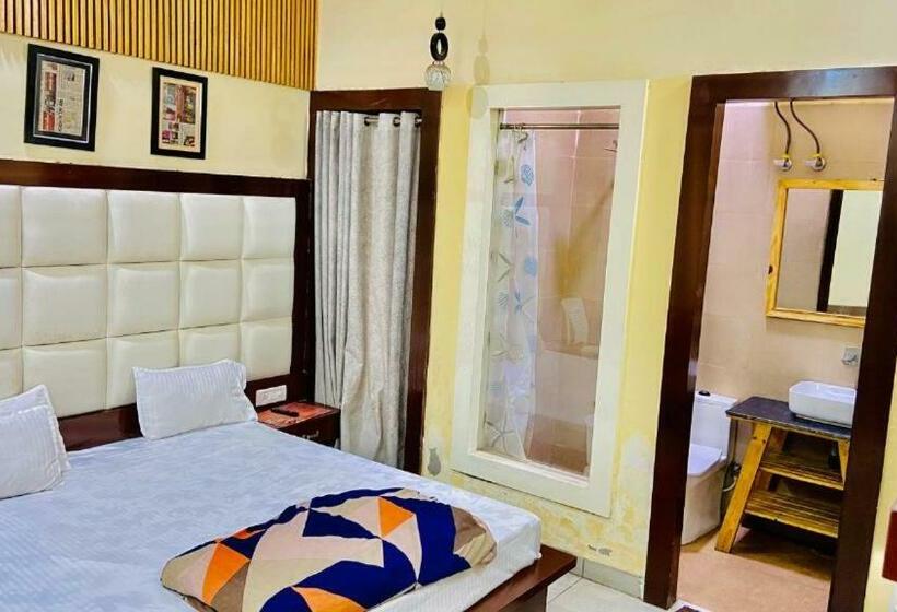 Single Deluxe Room, The Miraj