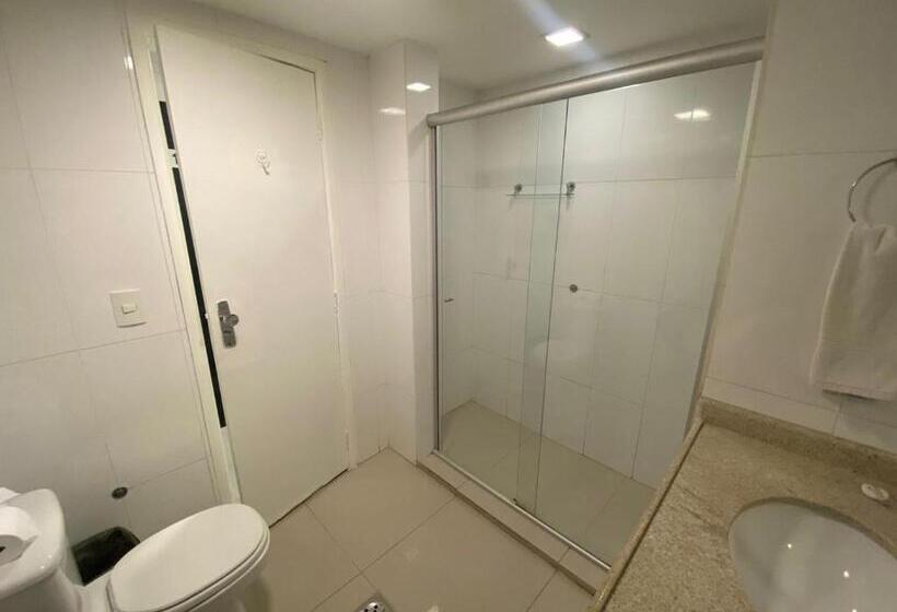 Трехместный Номер Стандарт Вид на Бассейн, Garvey Park