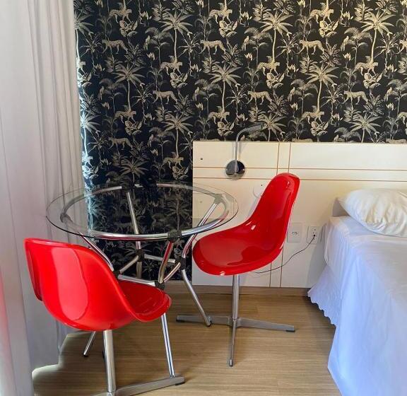 Quarto Triplo Economy, Garvey Park