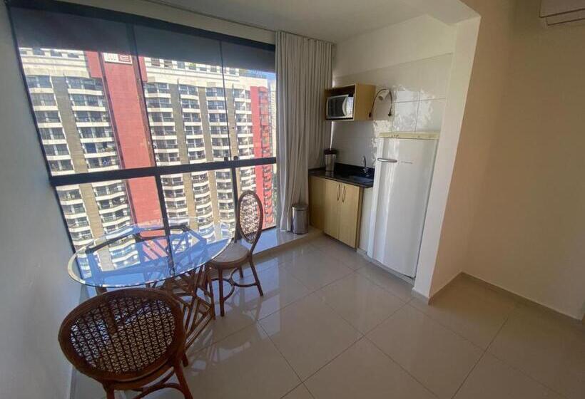 Трехместный Номер Стандарт Вид на Бассейн, Garvey Park